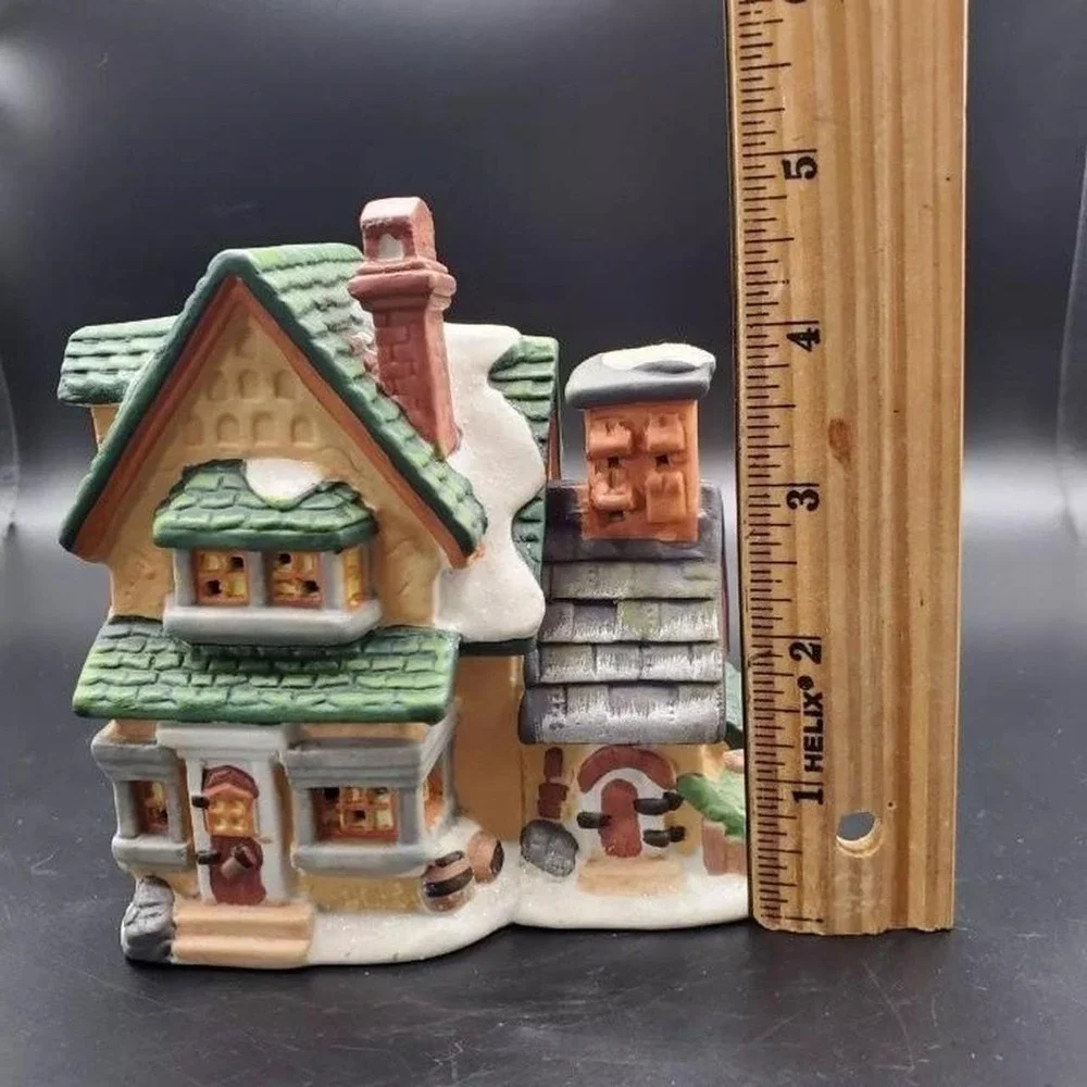 Cobblestone Corners 2001 Christmas Village House, Brown Green 2 Story